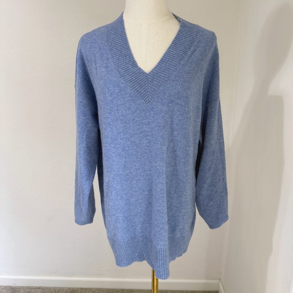NWT‎ InCashmere Stonewash Baby Blue 100% Cashmere V-Neck Sweater Medium Modern